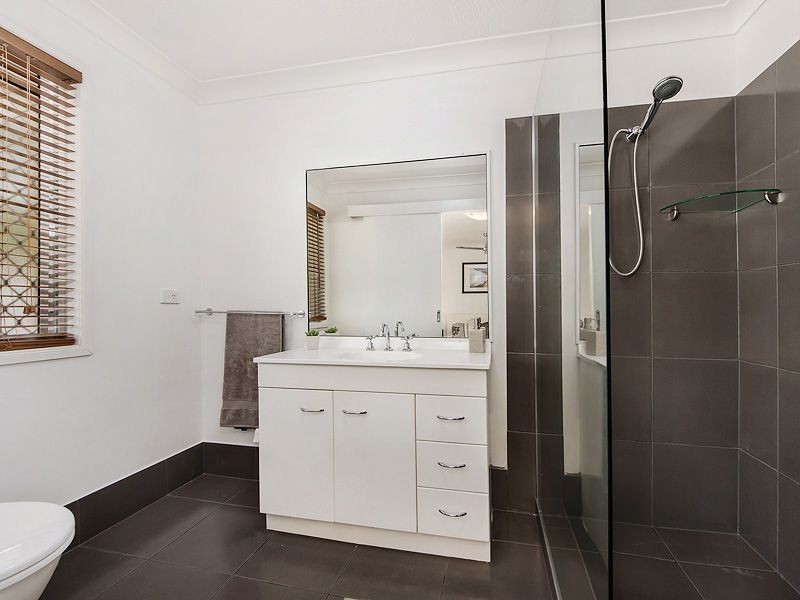 31/50 St Kevins Ave, Benowa QLD 4217