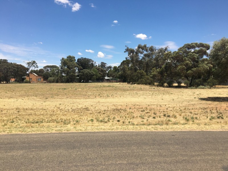 21 Vernon st, Ultima VIC 3544