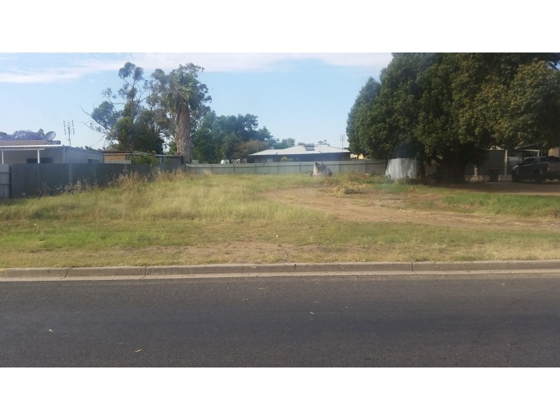 64 Jones Avenue, Moree NSW 2400