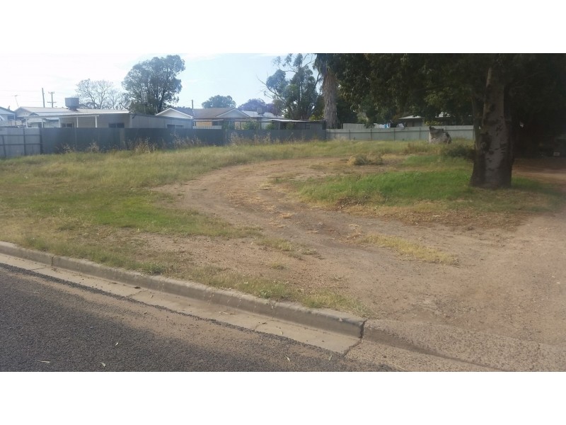 64 Jones Avenue, Moree NSW 2400