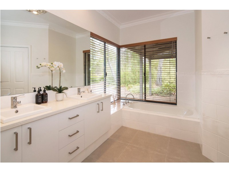 37 Wylarah Way, Quindalup WA 6281