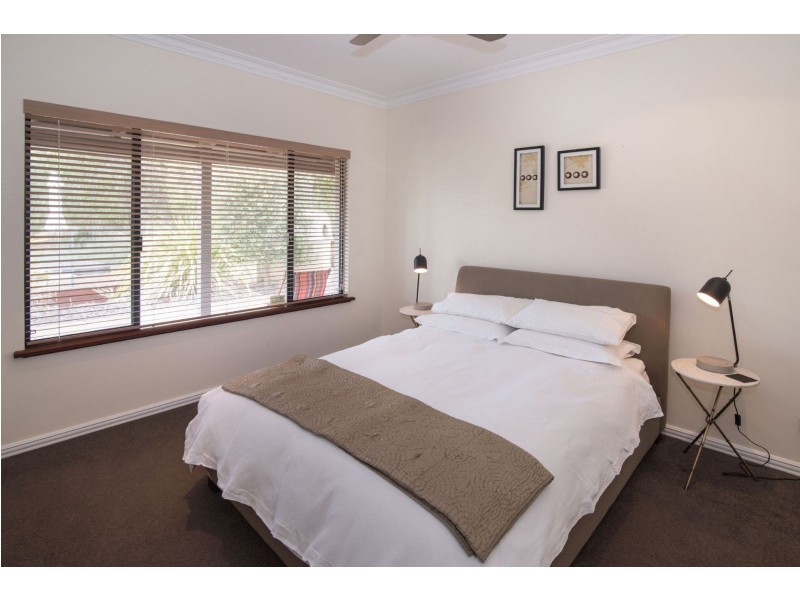 37 Wylarah Way, Quindalup WA 6281