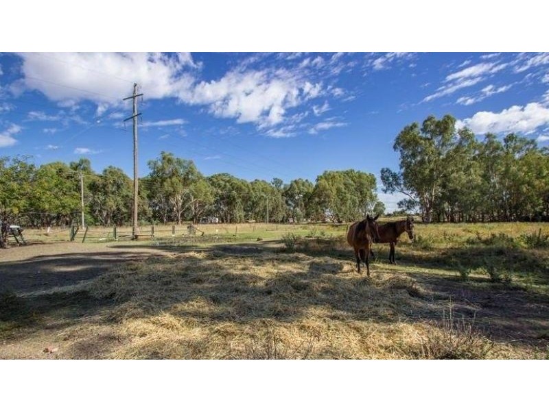 25 Sugden Street, Narrandera NSW 2700