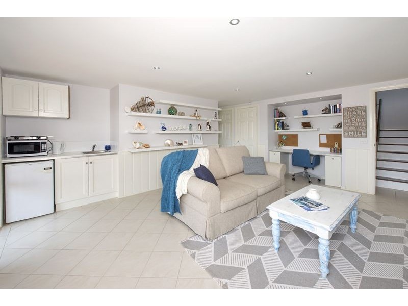 42 Armstrong Ave, Gerringong NSW 2534