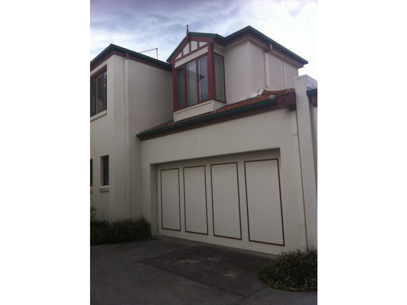 1/483 St Kilda Street, Elwood VIC 3184