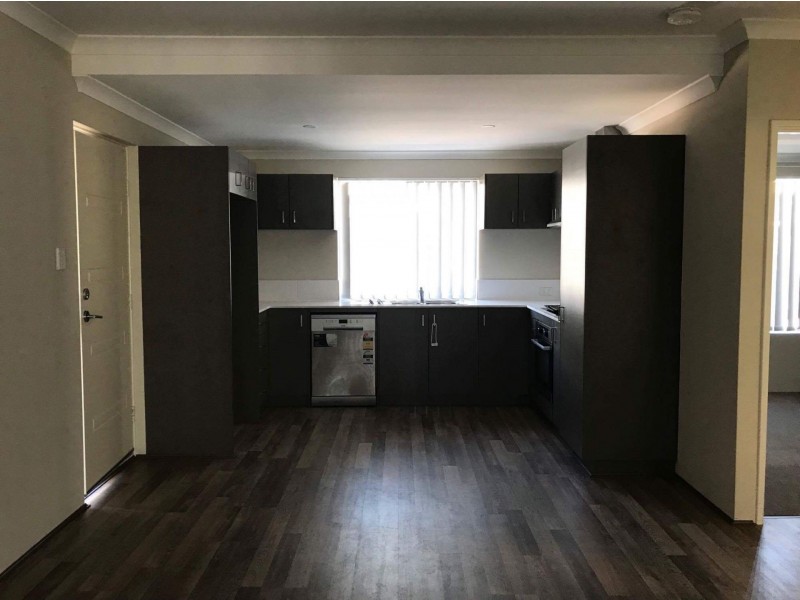 2/292 Surrey Road, Kewdale WA 6105