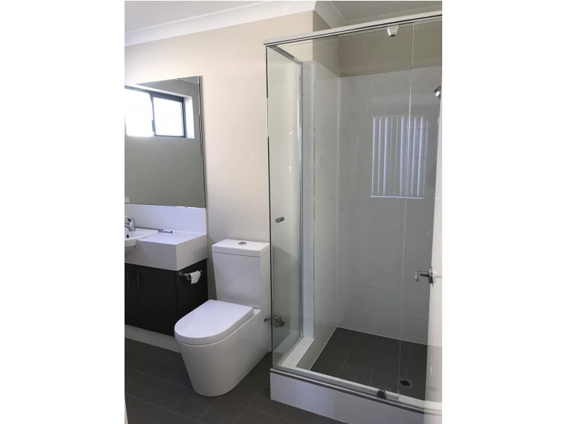 2/292 Surrey Road, Kewdale WA 6105