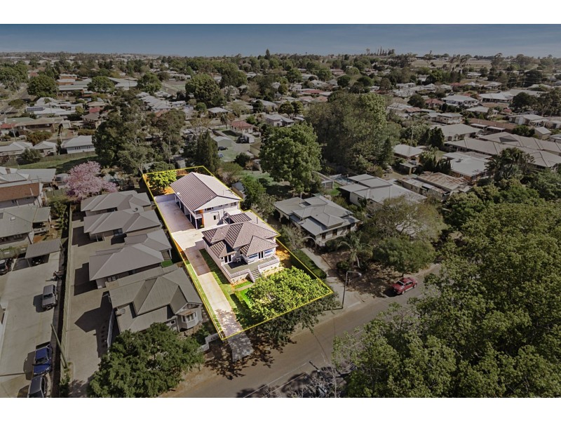 106 Taylor Street, Newtown QLD 4350