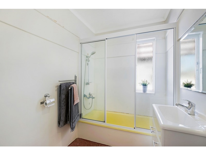 106 Taylor Street, Newtown QLD 4350