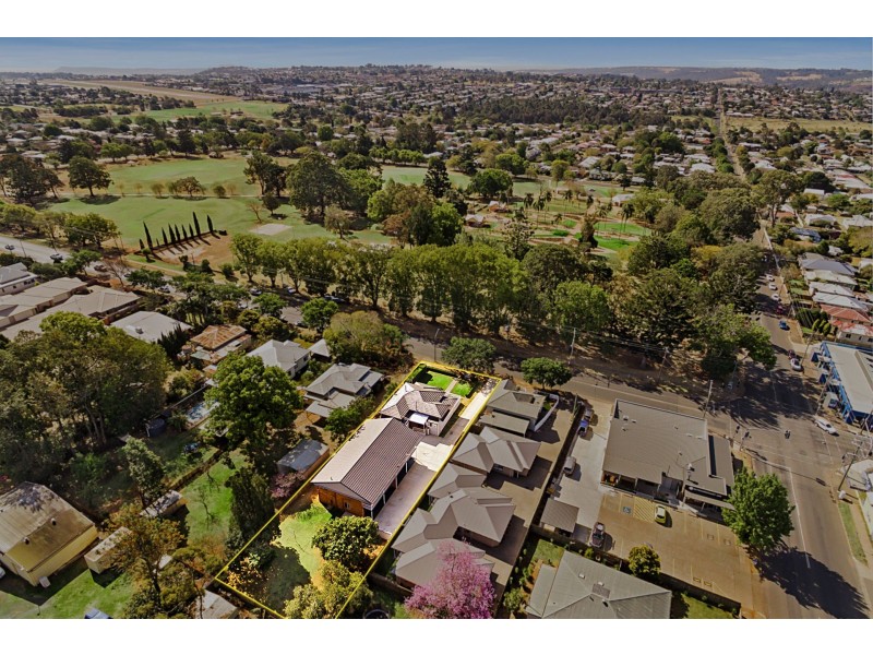 106 Taylor Street, Newtown QLD 4350