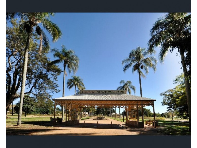 106 Taylor Street, Newtown QLD 4350