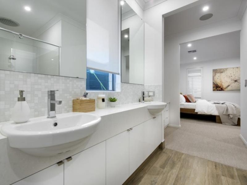 5 Charleston Road, Eglinton WA 6034