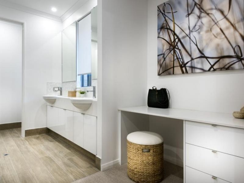 5 Charleston Road, Eglinton WA 6034