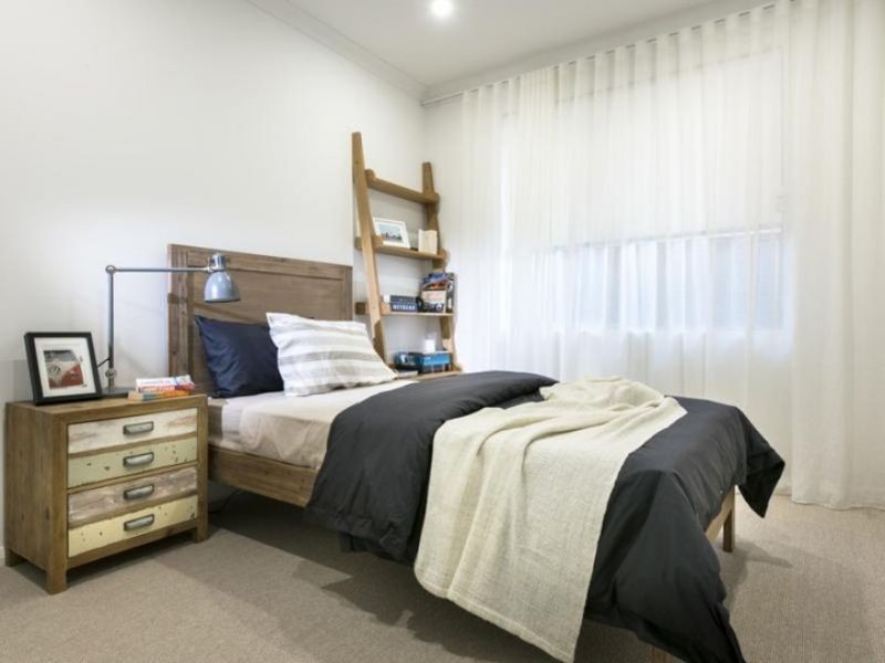 5 Charleston Road, Eglinton WA 6034