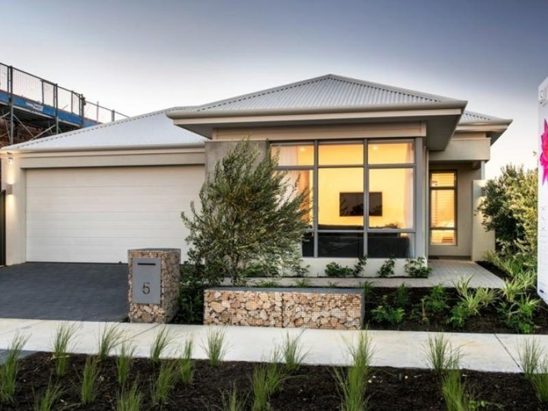 5 Charleston Road, Eglinton WA 6034