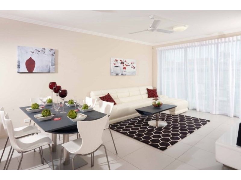 4/7 Dolphin Ave, Mermaid Beach QLD 4218