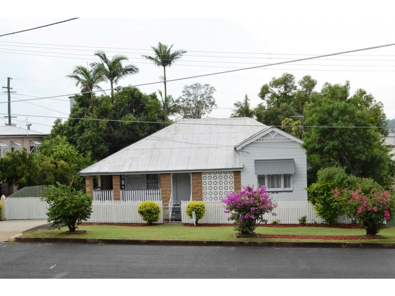 8 McLean Street, North Ipswich QLD 4305