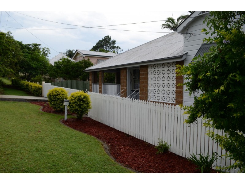 8 McLean Street, North Ipswich QLD 4305