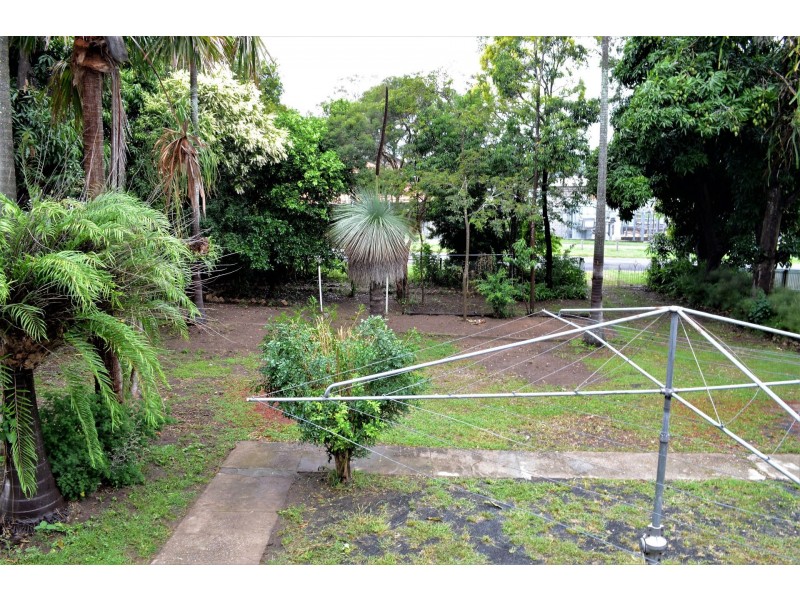 8 McLean Street, North Ipswich QLD 4305