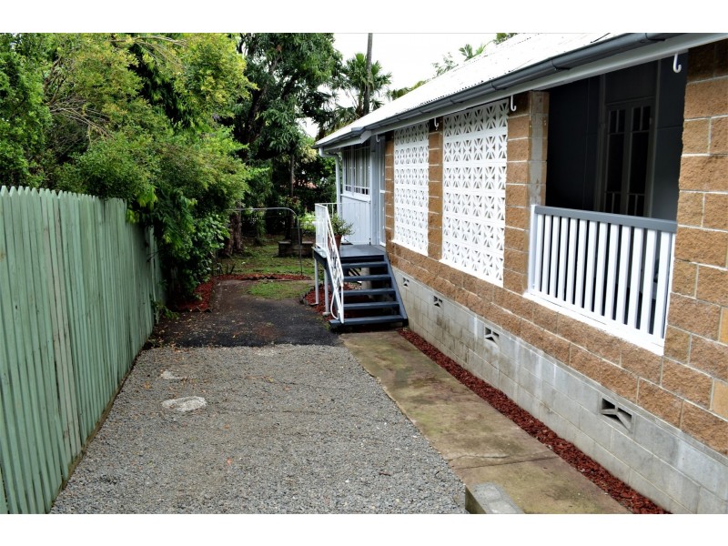 8 McLean Street, North Ipswich QLD 4305