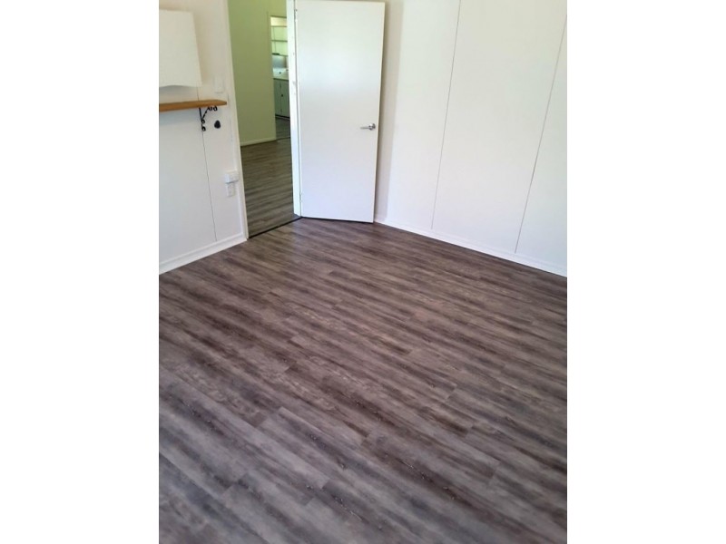 8 McLean Street, North Ipswich QLD 4305