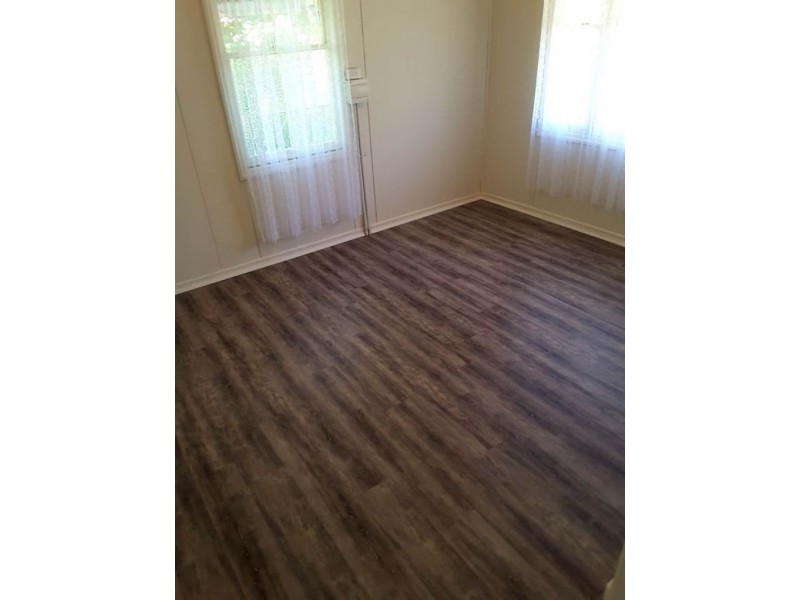 8 McLean Street, North Ipswich QLD 4305