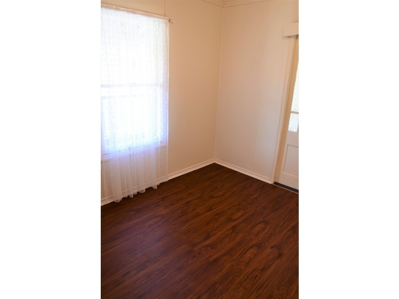 8 McLean Street, North Ipswich QLD 4305