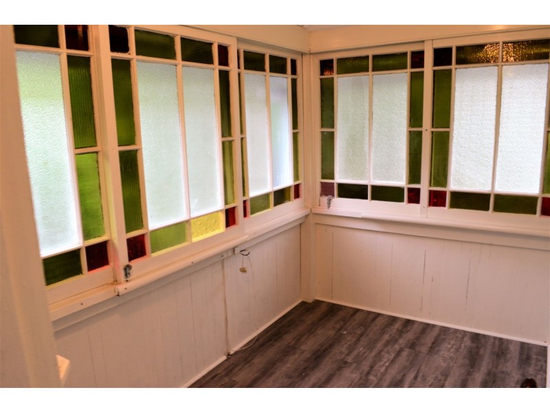 8 McLean Street, North Ipswich QLD 4305