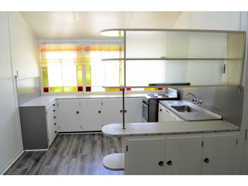 8 McLean Street, North Ipswich QLD 4305