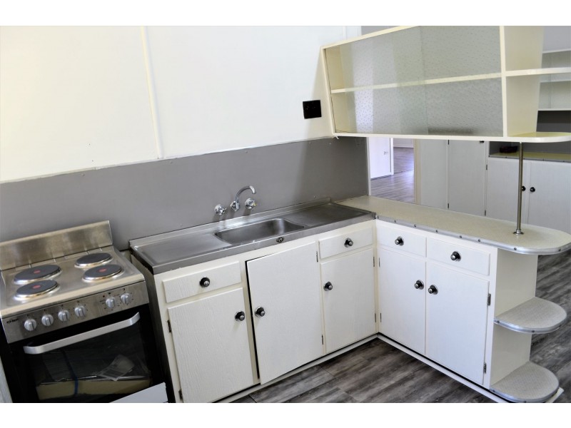 8 McLean Street, North Ipswich QLD 4305