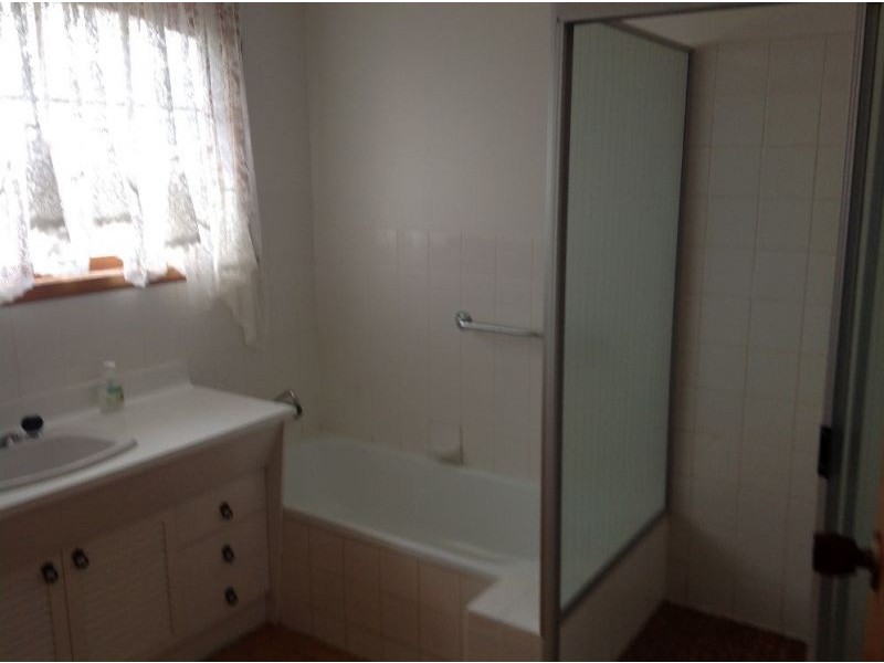 25 Fenton St, Midway Point TAS 7171