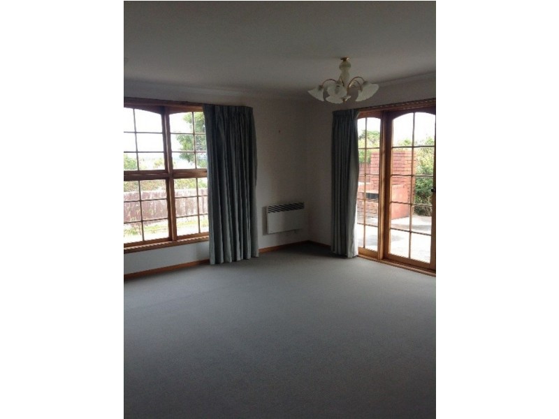 25 Fenton St, Midway Point TAS 7171