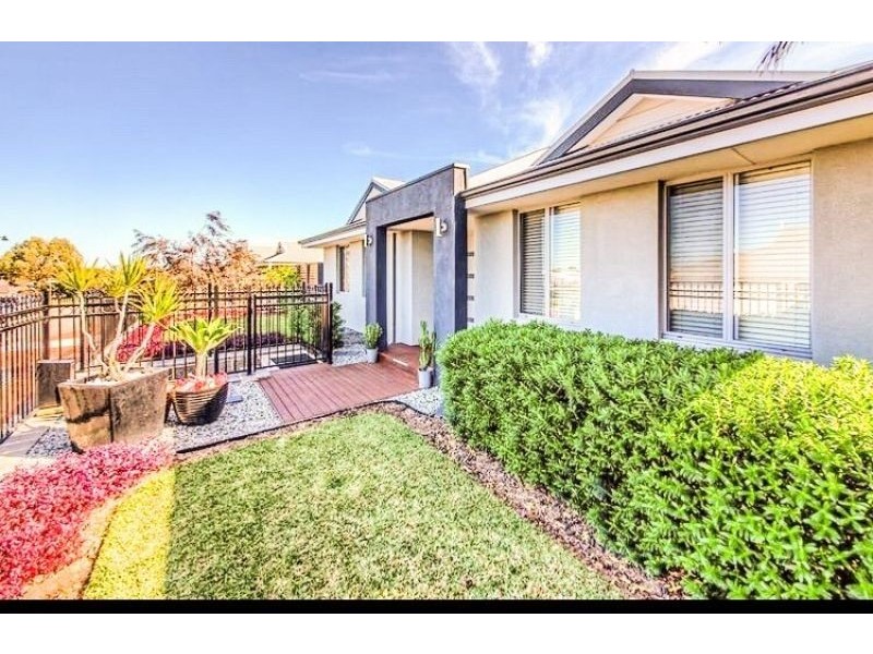 19 Jaeger Bend, Tapping WA 6065