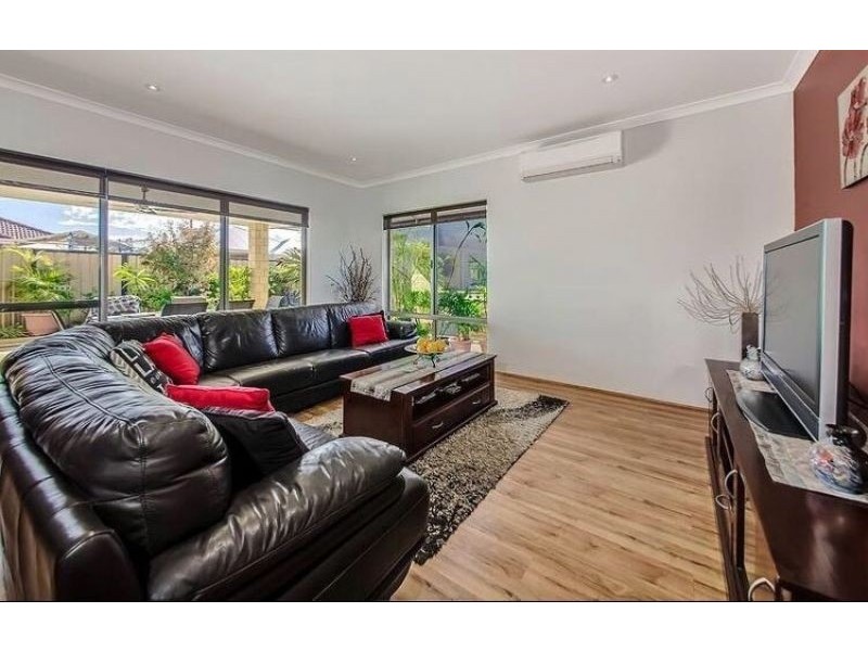 19 Jaeger Bend, Tapping WA 6065