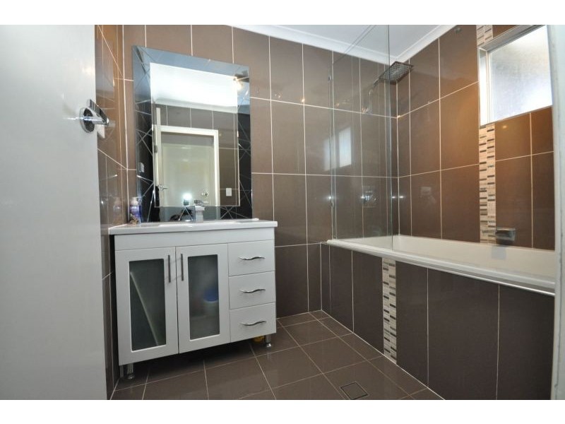 132 North Road, Woodridge QLD 4114