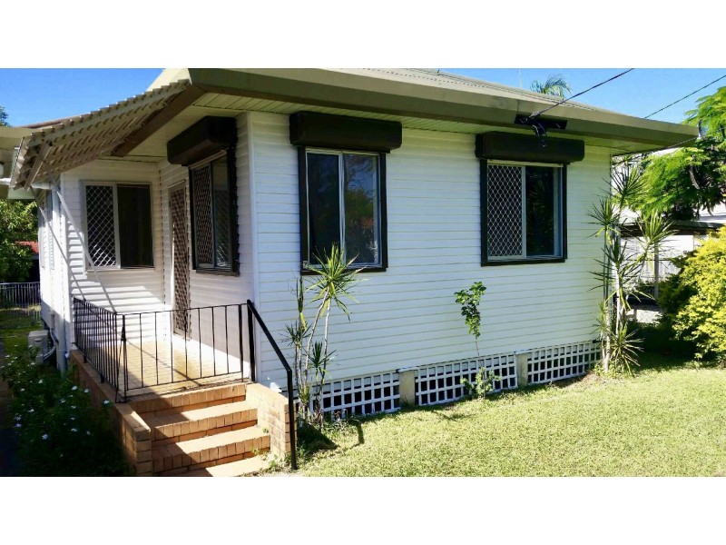 7 Westbrook St, Woody Point QLD 4019