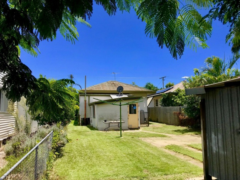 7 Westbrook St, Woody Point QLD 4019