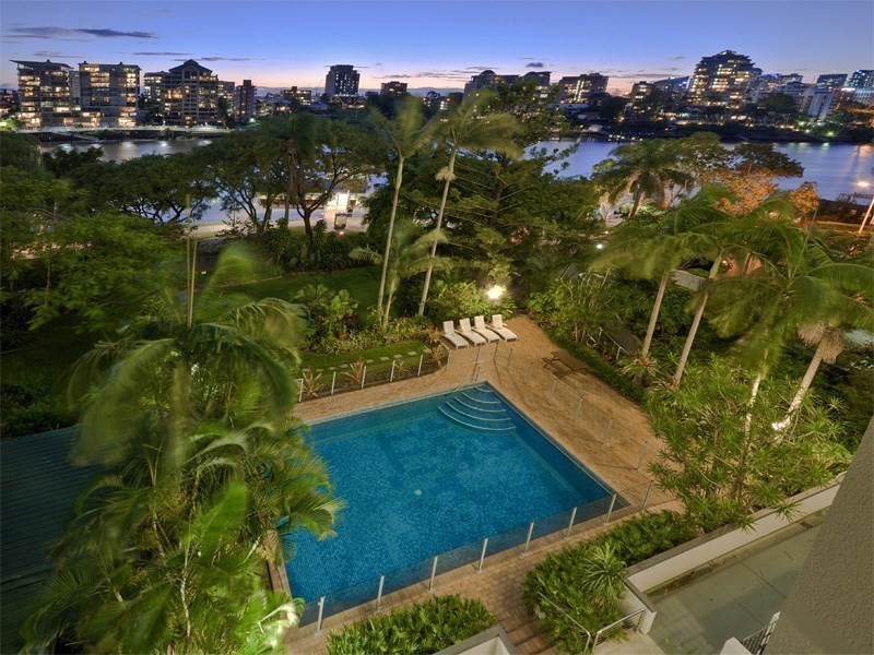 2E/172 Oxlade Dr, New Farm QLD 4005