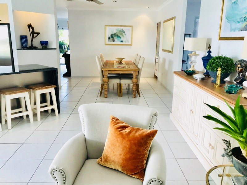 4 Magnetic Street, Parrearra QLD 4575