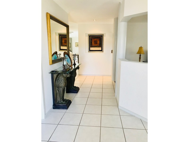 4 Magnetic Street, Parrearra QLD 4575