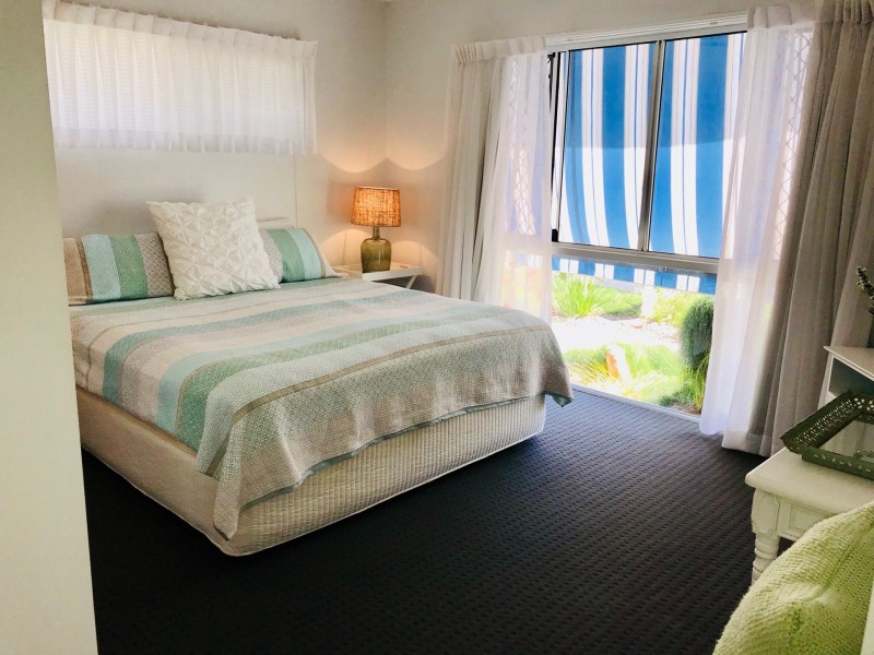 4 Magnetic Street, Parrearra QLD 4575