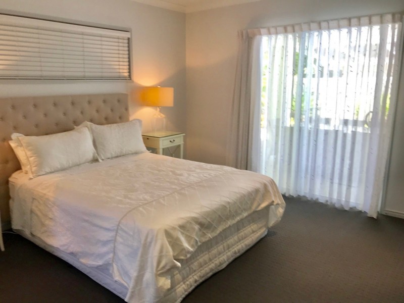 4 Magnetic Street, Parrearra QLD 4575