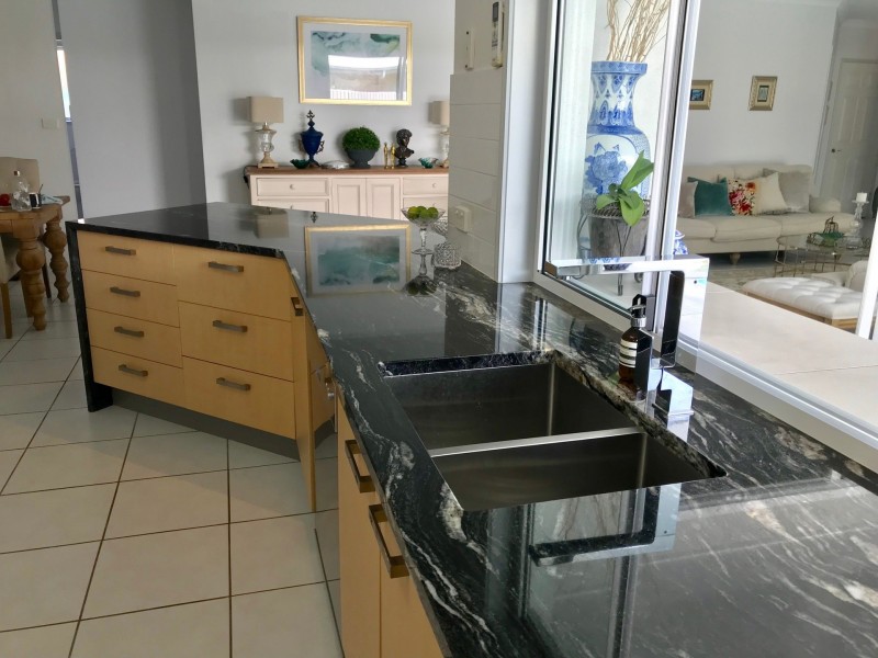 4 Magnetic Street, Parrearra QLD 4575