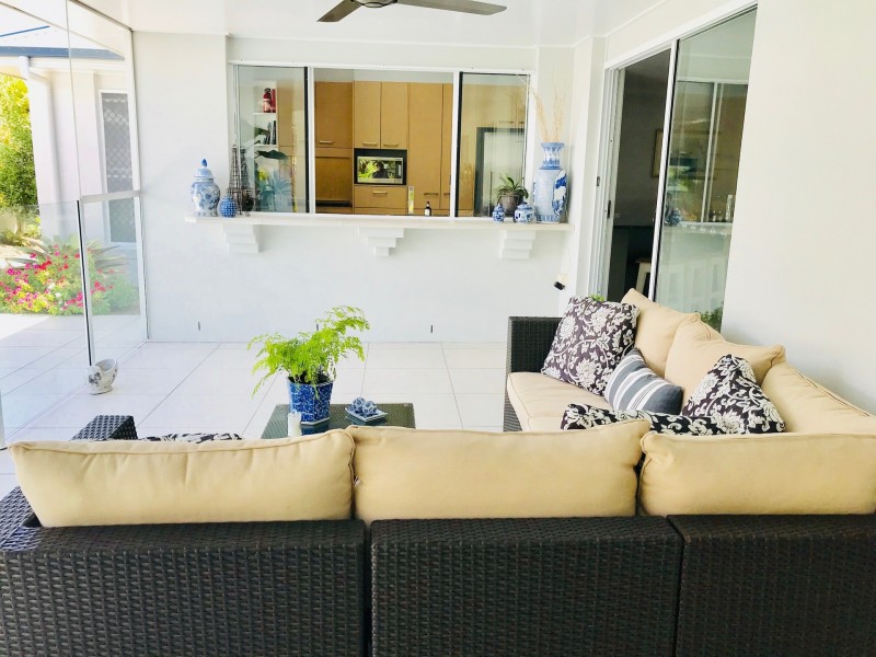 4 Magnetic Street, Parrearra QLD 4575