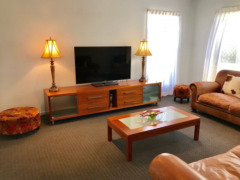 4 Magnetic Street, Parrearra QLD 4575