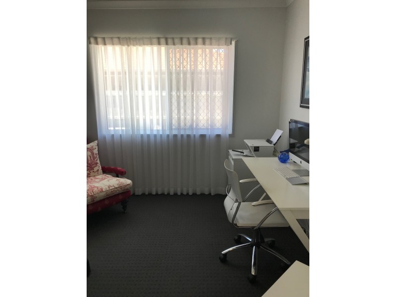 4 Magnetic Street, Parrearra QLD 4575