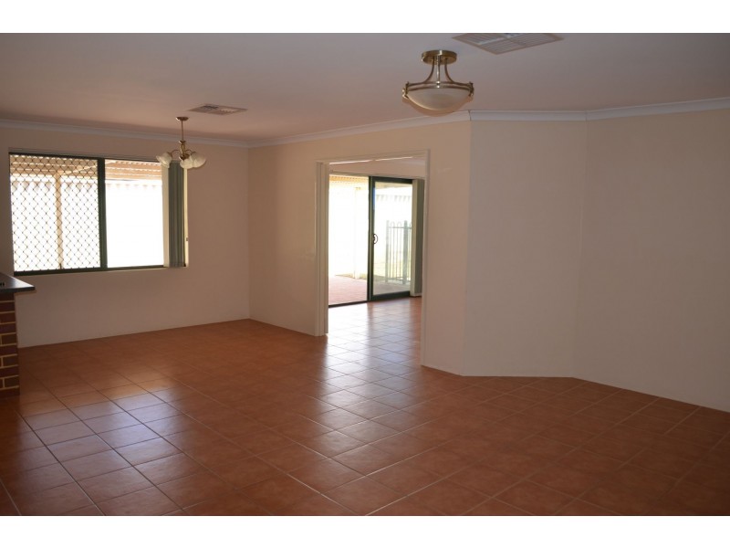 11 Thurleigh Approach, Butler WA 6036