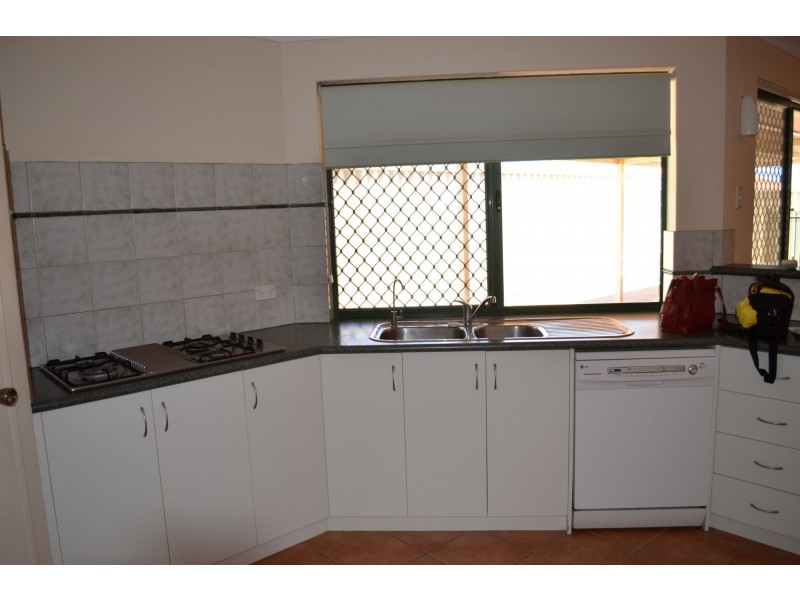 11 Thurleigh Approach, Butler WA 6036