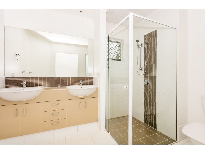 1/64 Castile Crescent, Edens Landing QLD 4207