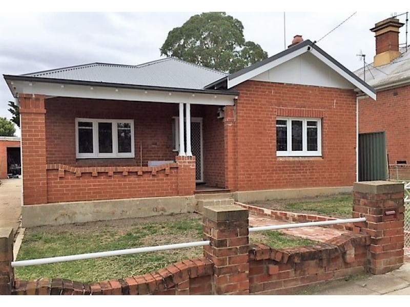 110 Peel St, Bathurst NSW 2795